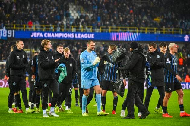 Club Brugge v Atletico de Madrid - UEFA Champions League BRUGGE, BELGIUM - FEBRUARY 18 : Players of Club Brugge, Mignolet Simon goalkeeper of Club Brugge after the game during the UEFA Champions League 2025 26 knockout phase play-off match first leg between Club Brugge and Atletico de Madrid on February 18, 2026 in Brugge, Belgium, 18 02 2026 Brugge Belgium  Copyright: xVincentxKalutx