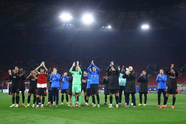 UEFA Champions League - Olympiacos FC vs Bayer 04 Leverkusen - Players of Bayer 04 Leverkusen celebrate at the end of the UEFA Champions League Play-Offs 1st leg soccer match between Olympiacos FC and Bayer 04 Leverkusen in Georgios Karaiskakis Stadium, Piraeus, Greece, on 18 February 2026. IMAGO ONE INCH PRODUCTIONS PIRAEUS GREECE Copyright: xONExINCHxPRODUCTIONSx 6860081