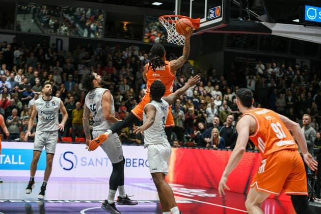 easyCredit Basketball Bundesliga, 21 Matchday, Niners Chemnitz MLP Academics Heidelberg 18 02 2026 from 20 00 h Chemnitz, Chemnitz Arena In the photo Nike Sibande 2 dunking easyCredit Basketball Bundesliga, 21 Matchday, Niners Chemnitz MLP Academics Heidelberg Leipzig Saxony Germany Copyright: xEHLxMedia MichelxKöhlerx 20261802-Niners-Heidelberg_077