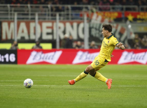 Ardon Jashari of AC Milan during the Italian Serie A, 2025 2026 season, football match between AC Milan and Como 1907 on 18 February 2026 at â?? Giuseppe Meazza Stadium, San Siro, Milan, Italy. Photo Nderim Kaceli  Copyright: xNderimxKaceli IPAxSportx xipa-agency.netx xx IPA_71708066 IPA_Agency_IPA71708066