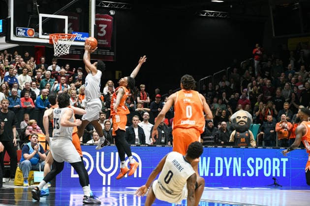 easyCredit Basketball Bundesliga, 21 Matchday, Niners Chemnitz MLP Academics Heidelberg 18 02 2026 from 20 00 Chemnitz, Chemnitz Arena In the photo dunking easyCredit Basketball Bundesliga, 21 Matchday, Niners Chemnitz MLP Academics Heidelberg Leipzig Saxony Germany Copyright: xEHLxMedia MichelxKöhlerx 20261802-Niners-Heidelberg_115