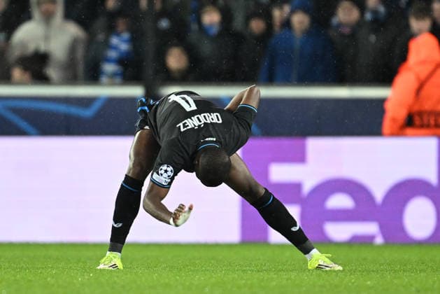 260218 Club Brugge vs Atletico Madrid Joel Ordonez (4) of Club Brugge looking dejected and disappointed after conceding the 2-3 goal during the Uefa Champions League Knock Out play offs first leg in season 2025 - 2026 between Club Brugge KV and Atletico de Madrid on February 18 , 2026 in Brugge, Belgium. (Photo by David Catry Isosport) Brugge Belgium  Copyright: xDavidxCatryx 20260218DC2_5078