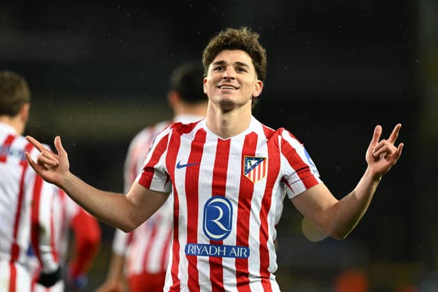 260218 Club Brugge vs Atletico Madrid Julian Alvarez (19) of Atletico celebrates after scoring the 0-1 goal during the Uefa Champions League Knock Out play offs first leg in season 2025 - 2026 between Club Brugge KV and Atletico de Madrid on February 18 , 2026 in Brugge, Belgium. (Photo by David Catry Isosport) Brugge Belgium  Copyright: xDavidxCatryx 20260218DC2_2235