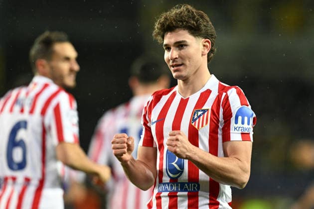 260218 Club Brugge vs Atletico Madrid Julian Alvarez (19) of Atletico celebrates after scoring the 0-1 goal during the Uefa Champions League Knock Out play offs first leg in season 2025 - 2026 between Club Brugge KV and Atletico de Madrid on February 18 , 2026 in Brugge, Belgium. (Photo by David Catry Isosport) Brugge Belgium  Copyright: xDavidxCatryx 20260218DC2_2254
