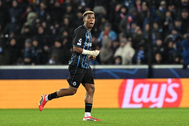 260218 Club Brugge vs Atletico Madrid Raphael Onyedika (15) of Club Brugge celebrates after scoring the 1-2 goal during the Uefa Champions League Knock Out play offs first leg in season 2025 - 2026 between Club Brugge KV and Atletico de Madrid on February 18 , 2026 in Brugge, Belgium. (Photo by David Catry Isosport) Brugge Belgium  Copyright: xDavidxCatryx 20260218DC2_3978