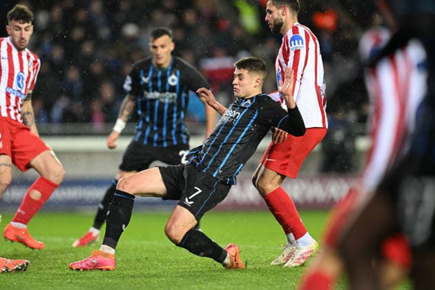 260218 Club Brugge vs Atletico Madrid Nicolo Tresoldi (7) of Club Brugge scores the 2-2 equalizer goal during the Uefa Champions League Knock Out play offs first leg in season 2025 - 2026 between Club Brugge KV and Atletico de Madrid on February 18 , 2026 in Brugge, Belgium. (Photo by David Catry Isosport) Brugge Belgium  Copyright: xDavidxCatryx 20260218DC2_4136