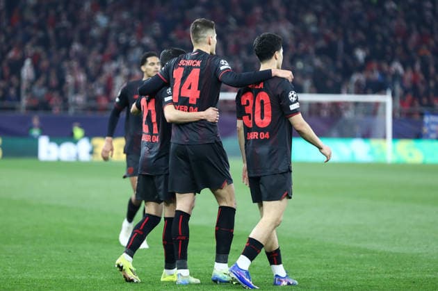 February 18, 2026, Piraeus, Piraeus, Greece: 14 PATRIK SCHICK of Bayer Leverkusen celebrating a goal with his teammates during the UEFA Champions League, play-offs 1st leg game between Olympiacos and Bayer 04 Leverkusen at Georgios Karaiskakis Stadium on February 18, 2026, in Piraeus, Greece Piraeus Greece - ZUMAk160 20260218_zip_k160_004 Copyright: xStefanosxKyriazisx