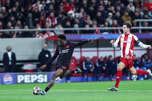 February 18, 2026, Piraeus, Piraeus, Greece: 19 ERNEST POKU of Bayer Leverkusen in action during the UEFA Champions League, play-offs 1st leg game between Olympiacos and Bayer 04 Leverkusen at Georgios Karaiskakis Stadium on February 18, 2026, in Piraeus, Greece Piraeus Greece - ZUMAk160 20260218_zip_k160_009 Copyright: xStefanosxKyriazisx