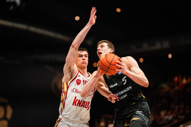 Easycredit BBL Basketball Braunschweig Löwen Fitness First Würzburger Baskets, 18 02 26 Luka ä uka Basketball Löwen Braunschweig, 5 vs Christian Skladanowski Würzburg Baskets, 19 Easycredit BBL Basketball Braunschweig Löwen vs Fitness First Würzburger Baskets on 18 02 2026 at the Volkswagen Halle, Braunschweig Copyright: xBEAUTIFULxSPORTS Tonhäuserx