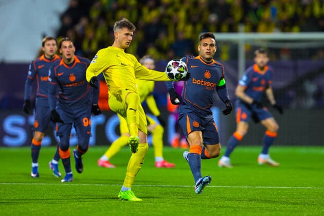 Football, Champions League 2025 2026 Bodo Glimt Inter Bodo 20260218 Bodo Glimt s Odin Bjortuft and Inter s Lautaro Martinez in the Champions League football match between Bodo Glimt and Inter at Aspmyra Stadium Photo Thomas Andersen NTB undefined Bodo Norway EDITORIAL USE ONLY RESTRICTED USE FOR BETTING COMPANIES  Copyright: xThomasxAndersenx xNTBx