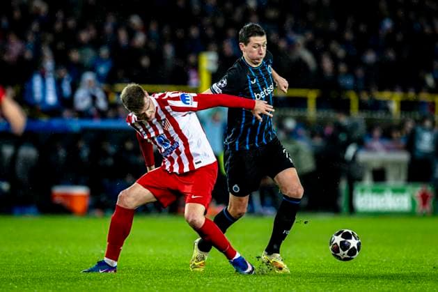 Atletico de Madrid forwarder Alexander Sorloth, Club Brugge midfielder Hans Vanaken, during the match Club Brugge KV vs Atletico de Madrid at the Jan Breydelstadion for the Champions League KO play offs 1st leg season 2025 2026 in BRUGGE, Belgium on 18 february 2026 Photo by Stefan Koops EYE4IMAGES DeFodi Images