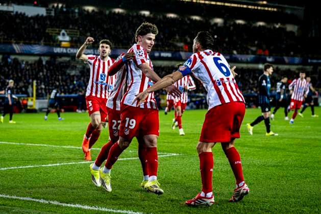 Atletico de Madrid forwarder Julian Alvarez, Atletico de Madrid forwarder Ademola Lookman, Atletico de Madrid midfielder Koke, during the match Club Brugge KV vs Atletico de Madrid at the Jan Breydelstadion for the Champions League KO play offs 1st leg season 2025 2026 in BRUGGE, Belgium on 18 february 2026 Photo by Stefan Koops EYE4IMAGES DeFodi Images