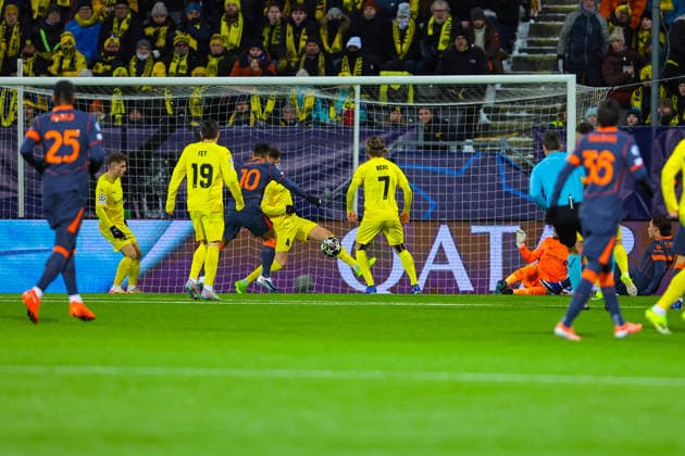 Football, Champions League 2025 2026 Bodo Glimt Inter 3 1 Bodo 20260218 Bodo Glimt s goalkeeper Nikita Haikin in the Champions League football match between Bodo Glimt and Inter at Aspmyra Stadium Photo Thomas Andersen NTB Bodo Norway EDITORIAL USE ONLY RESTRICTED USE FOR BETTING COMPANIES  Copyright: xThomasxAndersenx xNTBx