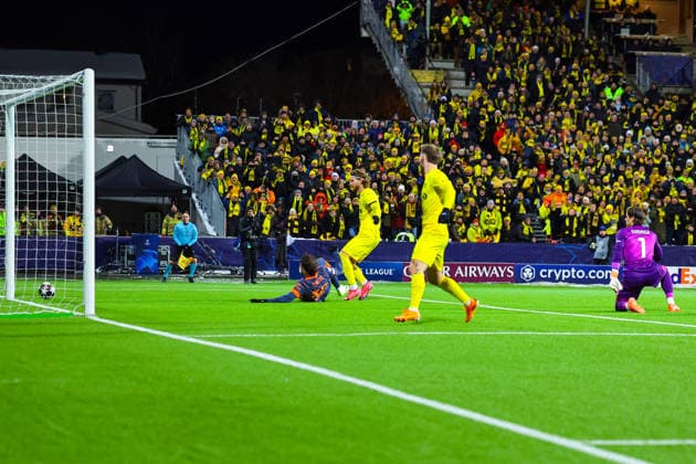 Football, Champions League 2025 2026 Bodo Glimt Inter 3 1 Bodo 20260218 Bodo Glimts Kasper Hogh scores in the Champions League football match between Bodo Glimt and Inter at Aspmyra Stadium Photo Thomas Andersen NTB Bodo Norway EDITORIAL USE ONLY RESTRICTED USE FOR BETTING COMPANIES  Copyright: xThomasxAndersenx xNTBx