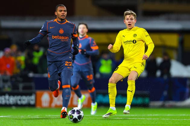 Football, Champions League 2025 2026 Bodo Glimt Inter Bodo 20260218 Inters Manuel Akanji and Bodo Glimts Jens Petter Hauge in the Champions League football match between Bodo Glimt and Inter at Aspmyra Stadium Photo Thomas Andersen NTB Bodo Norway EDITORIAL USE ONLY RESTRICTED USE FOR BETTING COMPANIES  Copyright: xThomasxAndersenx xNTBx