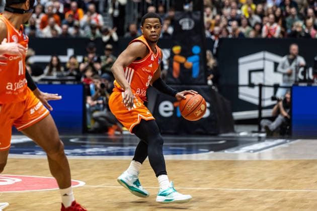 GER, easy Credit Basketball Bundesliga, Niners Chemnitz MLP Academics Heidelberg 18 02 2026, Messe, Chemnitz, GER, easy Credit Basketball Bundesliga, Niners Chemnitz MLP Academics Heidelberg Eric Washington Niners Chemnitz, 33 Foto Alexander Trienitz Chemnitz Messe Sachsen Germany