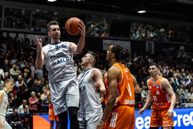 GER, easy Credit Basketball Bundesliga, Niners Chemnitz MLP Academics Heidelberg 18 02 2026, Messe, Chemnitz, GER, easy Credit Basketball Bundesliga, Niners Chemnitz MLP Academics Heidelberg Paul Zipser MLP Academics Heidelberg 9 Foto Alexander Trienitz Chemnitz Messe Sachsen Germany