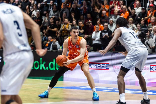 GER, easy Credit Basketball Bundesliga, Niners Chemnitz MLP Academics Heidelberg 18 02 2026, Messe, Chemnitz, GER, easy Credit Basketball Bundesliga, Niners Chemnitz MLP Academics Heidelberg Yordan Minchev Niners Chemnitz, 91 Photo Alexander Trienitz Chemnitz Messe Sachsen Germany