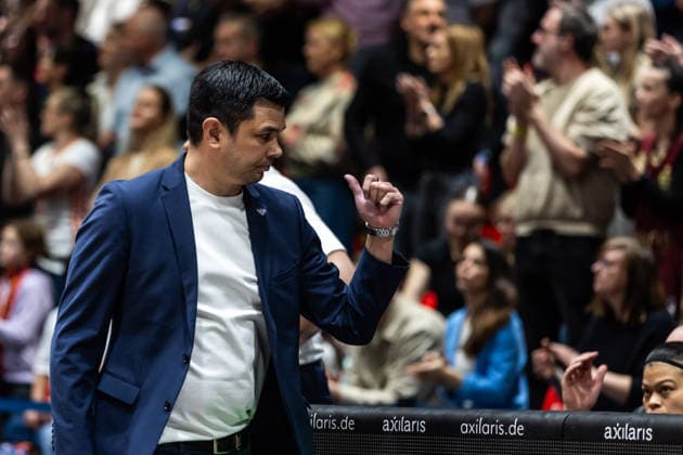GER, easy Credit Basketball Bundesliga, Niners Chemnitz MLP Academics Heidelberg 18 02 2026, Messe, Chemnitz, GER, easy Credit Basketball Bundesliga, Niners Chemnitz MLP Academics Heidelberg Danny Jansson Head Coach , MLP Academics Heidelberg Foto Alexander Trienitz Chemnitz Messe Sachsen Germany