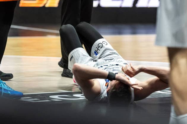 GER, easy Credit Basketball Bundesliga, Niners Chemnitz MLP Academics Heidelberg 18 02 2026, Messe, Chemnitz, GER, easy Credit Basketball Bundesliga, Niners Chemnitz MLP Academics Heidelberg Ryan Mikesell MLP Academics Heidelberg 33 on the floor Photo Alexander Trienitz Chemnitz Messe Sachsen Germany