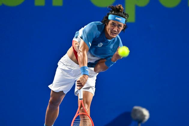 ATP, Tennis Herren QATAR EXXONMOBIL OPEN-ROUND OF 18 Zhizhen Zhang of China competes against Jakub Mensik of Czech Republic in the Round of 16 at the ATP men s Qatar ExxonMobil Open 2026 tennis tournament at the Khalifa International Tennis Complex in Doha, Qatar, on February 18, 2026. DOHA Qatar Copyright: xNOUSHADx