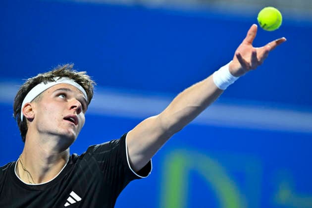 ATP, Tennis Herren QATAR EXXONMOBIL OPEN-ROUND OF 18 Jakub Mensik of Czech Republic is seen in action against Zhizhen Zhang of China during their men s singles round of 16 match at the ATP Qatar Exxonmobil Open 2026 tennis tournament at the Khalifa International Tennis Complex. Jakub Mensik won against Zhizhen Zhang 6-3,6-2. ¨¨ DOHA Qatar Copyright: xNOUSHADx