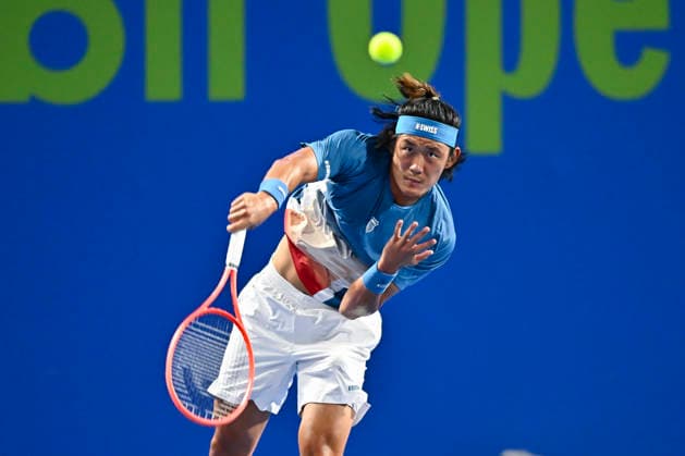 ATP, Tennis Herren QATAR EXXONMOBIL OPEN-ROUND OF 18 Zhizhen Zhang of China competes against Jakub Mensik of Czech Republic in the Round of 16 at the ATP men s Qatar ExxonMobil Open 2026 tennis tournament at the Khalifa International Tennis Complex in Doha, Qatar, on February 18, 2026. DOHA Qatar Copyright: xNOUSHADx