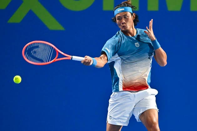 ATP, Tennis Herren QATAR EXXONMOBIL OPEN-ROUND OF 18 Zhizhen Zhang of China competes against Jakub Mensik of Czech Republic in the Round of 16 at the ATP men s Qatar ExxonMobil Open 2026 tennis tournament at the Khalifa International Tennis Complex in Doha, Qatar, on February 18, 2026. DOHA Qatar Copyright: xNOUSHADx