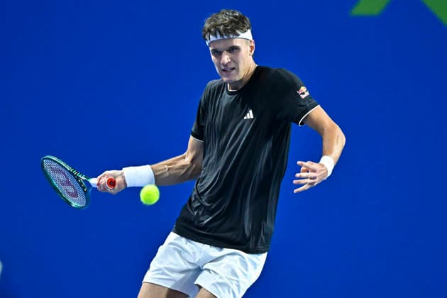 ATP, Tennis Herren QATAR EXXONMOBIL OPEN-ROUND OF 18 Jakub Mensik of Czech Republic is seen in action against Zhizhen Zhang of China during their men s singles round of 16 match at the ATP Qatar Exxonmobil Open 2026 tennis tournament at the Khalifa International Tennis Complex. Jakub Mensik won against Zhizhen Zhang 6-3,6-2. ¨¨ DOHA Qatar Copyright: xNOUSHADx
