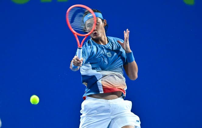 ATP, Tennis Herren QATAR EXXONMOBIL OPEN-ROUND OF 18 Zhizhen Zhang of China competes against Jakub Mensik of Czech Republic in the Round of 16 at the ATP men s Qatar ExxonMobil Open 2026 tennis tournament at the Khalifa International Tennis Complex in Doha, Qatar, on February 18, 2026. DOHA Qatar Copyright: xNOUSHADx