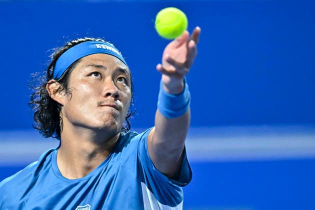 ATP, Tennis Herren QATAR EXXONMOBIL OPEN-ROUND OF 18 Zhizhen Zhang of China competes against Jakub Mensik of Czech Republic in the Round of 16 at the ATP men s Qatar ExxonMobil Open 2026 tennis tournament at the Khalifa International Tennis Complex in Doha, Qatar, on February 18, 2026. DOHA Qatar Copyright: xNOUSHADx