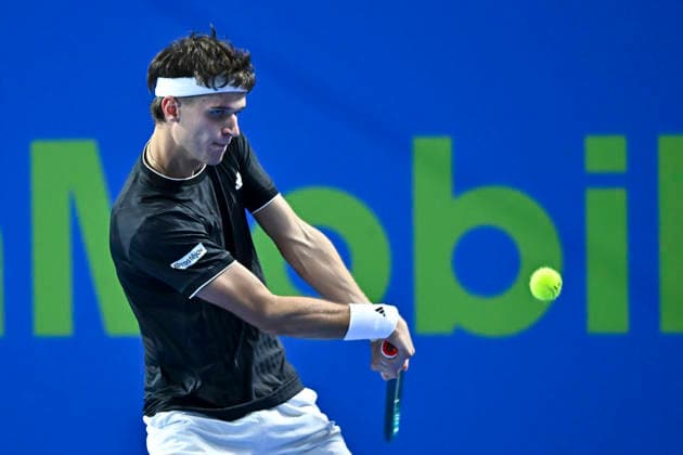 ATP, Tennis Herren QATAR EXXONMOBIL OPEN-ROUND OF 18 Jakub Mensik of Czech Republic is seen in action against Zhizhen Zhang of China during their men s singles round of 16 match at the ATP Qatar Exxonmobil Open 2026 tennis tournament at the Khalifa International Tennis Complex. Jakub Mensik won against Zhizhen Zhang 6-3,6-2. ¨¨ DOHA Qatar Copyright: xNOUSHADx