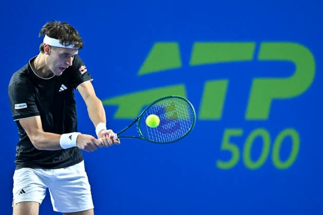 ATP, Tennis Herren QATAR EXXONMOBIL OPEN-ROUND OF 18 Jakub Mensik of Czech Republic is seen in action against Zhizhen Zhang of China during their men s singles round of 16 match at the ATP Qatar Exxonmobil Open 2026 tennis tournament at the Khalifa International Tennis Complex. Jakub Mensik won against Zhizhen Zhang 6-3,6-2. ¨¨ DOHA Qatar Copyright: xNOUSHADx