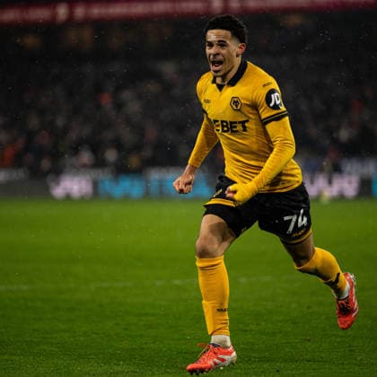 18th February 2026; Molineux Stadium, Wolverhampton, West Midlands, England; Premier League Football, Wolverhampton Wanderers versus Arsenal; Tom Edozie of Wolverhampton Wanderers celebrates after his shot caused the own goal by Riccardo Calafiori of Arsenal in the 4th minute of added time in the second half to make the score 2-2  GodfreyxPitt Content restricted for UK based newspaper