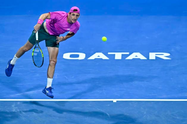 ATP, Tennis Herren QATAR EXXONMOBIL OPEN-ROUND OF 16 Valentin Royer of France competes against Carlos Alcaraz of Spain in the Round of 16 at the ATP men s Qatar ExxonMobil Open 2026 tennis tournament at the Khalifa International Tennis Complex in Doha, Qatar, on February 18 2026. DOHA Qatar Copyright: xNOUSHADx