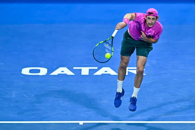 ATP, Tennis Herren QATAR EXXONMOBIL OPEN-ROUND OF 16 Valentin Royer of France competes against Carlos Alcaraz of Spain in the Round of 16 at the ATP men s Qatar ExxonMobil Open 2026 tennis tournament at the Khalifa International Tennis Complex in Doha, Qatar, on February 18 2026. DOHA Qatar Copyright: xNOUSHADx
