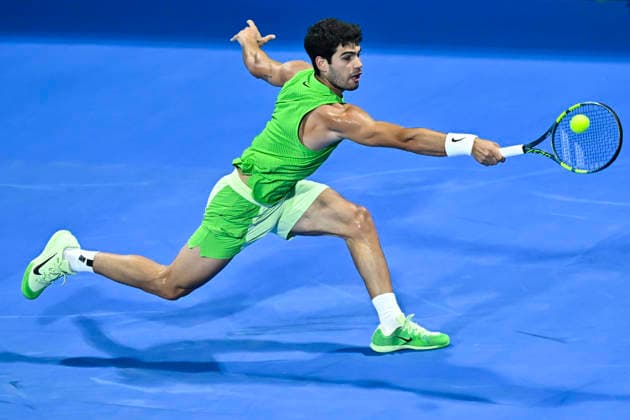 ATP, Tennis Herren QATAR EXXONMOBIL OPEN-ROUND OF 16 Carlos Alcaraz of Spain competes against Valentin Royer of France in the Round of 16 at the ATP men s Qatar ExxonMobil Open 2026 tennis tournament at the Khalifa International Tennis Complex in Doha, Qatar, on February 18 2026. DOHA Qatar Copyright: xNOUSHADx