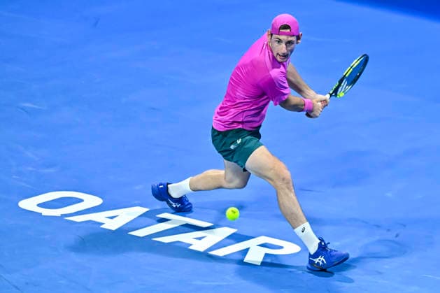 ATP, Tennis Herren QATAR EXXONMOBIL OPEN-ROUND OF 16 Valentin Royer of France competes against Carlos Alcaraz of Spain in the Round of 16 at the ATP men s Qatar ExxonMobil Open 2026 tennis tournament at the Khalifa International Tennis Complex in Doha, Qatar, on February 18 2026. DOHA Qatar Copyright: xNOUSHADx