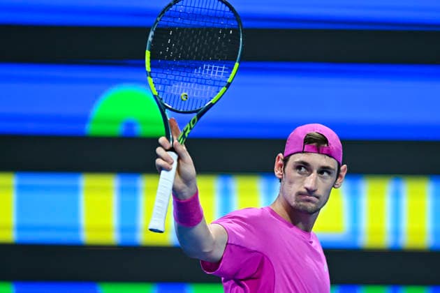 ATP, Tennis Herren QATAR EXXONMOBIL OPEN-ROUND OF 16 Valentin Royer of France competes against Carlos Alcaraz of Spain in the Round of 16 at the ATP men s Qatar ExxonMobil Open 2026 tennis tournament at the Khalifa International Tennis Complex in Doha, Qatar, on February 18 2026. DOHA Qatar Copyright: xNOUSHADx