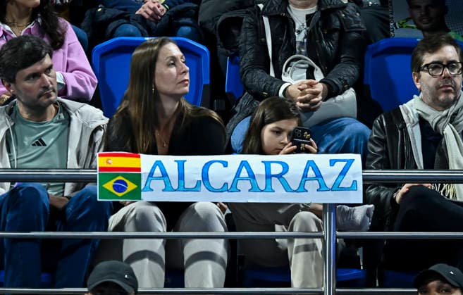 ATP, Tennis Herren QATAR EXXONMOBIL OPEN-ROUND OF 16 Fans of Carlos Alcaraz seen in match between Carlos Alcaraz of Spain and Valentin Royer of France in the Round of 16 at the ATP men s Qatar ExxonMobil Open 2026 tennis tournament at the Khalifa International Tennis Complex in Doha, Qatar, on February 18 2026. DOHA Qatar Copyright: xNOUSHADx