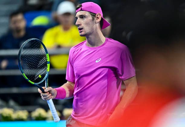 ATP, Tennis Herren QATAR EXXONMOBIL OPEN-ROUND OF 16 Valentin Royer of France competes against Carlos Alcaraz of Spain in the Round of 16 at the ATP men s Qatar ExxonMobil Open 2026 tennis tournament at the Khalifa International Tennis Complex in Doha, Qatar, on February 18 2026. DOHA Qatar Copyright: xNOUSHADx