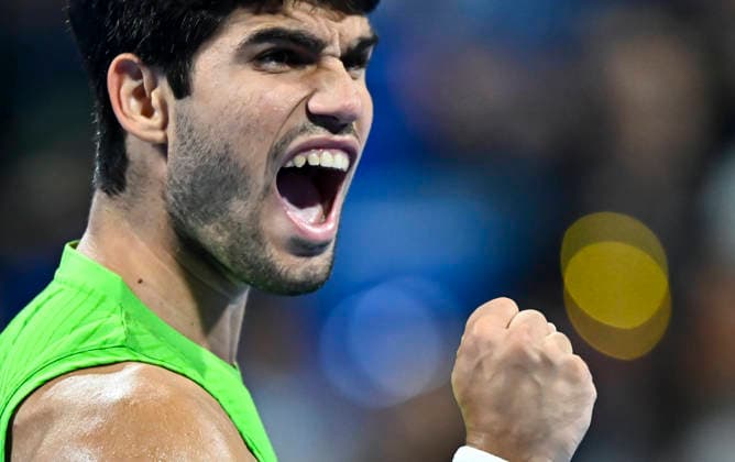 ATP, Tennis Herren QATAR EXXONMOBIL OPEN-ROUND OF 16 Carlos Alcaraz of Spain competes against Valentin Royer of France in the Round of 16 at the ATP men s Qatar ExxonMobil Open 2026 tennis tournament at the Khalifa International Tennis Complex in Doha, Qatar, on February 18 2026. DOHA Qatar Copyright: xNOUSHADx