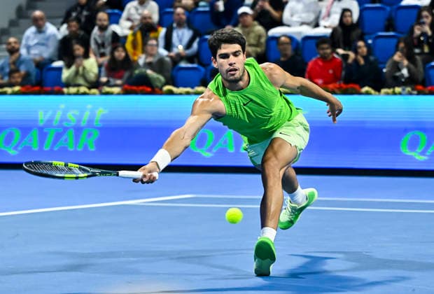 ATP, Tennis Herren QATAR EXXONMOBIL OPEN-ROUND OF 16 Carlos Alcaraz of Spain competes against Valentin Royer of France in the Round of 16 at the ATP men s Qatar ExxonMobil Open 2026 tennis tournament at the Khalifa International Tennis Complex in Doha, Qatar, on February 18 2026. DOHA Qatar Copyright: xNOUSHADx