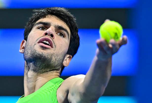 ATP, Tennis Herren QATAR EXXONMOBIL OPEN-ROUND OF 16 Carlos Alcaraz of Spain competes against Valentin Royer of France in the Round of 16 at the ATP men s Qatar ExxonMobil Open 2026 tennis tournament at the Khalifa International Tennis Complex in Doha, Qatar, on February 18 2026. DOHA Qatar Copyright: xNOUSHADx