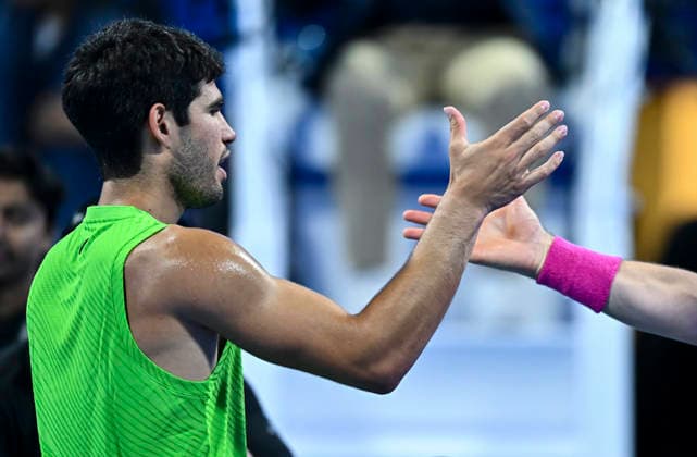 ATP, Tennis Herren QATAR EXXONMOBIL OPEN-ROUND OF 16 Carlos Alcaraz of Spain shake hans with Valentin Royer of France after winning the Round of 16 at the ATP men s Qatar ExxonMobil Open 2026 tennis tournament at the Khalifa International Tennis Complex in Doha, Qatar, on February 18 2026. DOHA Qatar Copyright: xNOUSHADx
