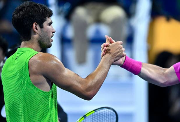 ATP, Tennis Herren QATAR EXXONMOBIL OPEN-ROUND OF 16 Carlos Alcaraz of Spain shake hans with Valentin Royer of France after winning the Round of 16 at the ATP men s Qatar ExxonMobil Open 2026 tennis tournament at the Khalifa International Tennis Complex in Doha, Qatar, on February 18 2026. DOHA Qatar Copyright: xNOUSHADx