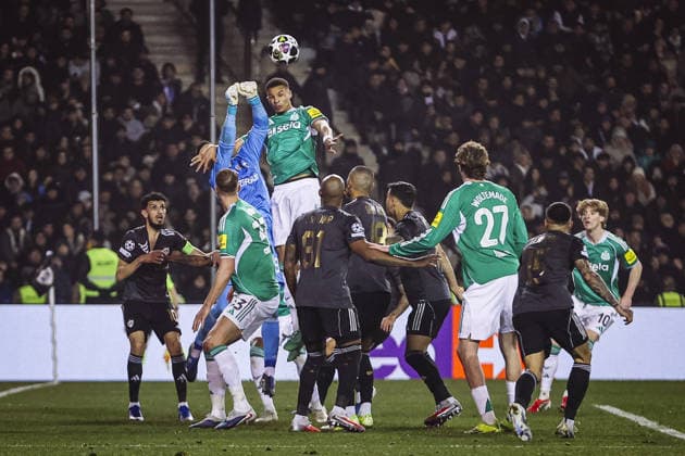 BAKU, AZERBAIJAN - FEBRUARY 18: Mateusz Kochalski of Qarabag and Malick Thiaw of Newcastle United fight for possession at corner during the UEFA Champions League knockout phase play-off first leg football match between Qarabag and Newcastle United at the Tofiq Bahramov Republican Stadium in Baku on February 18, 2026. (Photo by Firudin Salimov Sports Press Photo)  Copyright: xFirudinxSalimov SportsxPressxPhox Sportspressphoto_SPR94379