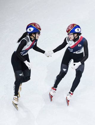 (260219) -- MILAN, Feb. 19, 2026 -- Choi Minjeong (R) and Kim Gilli of South Korea celebrate after the short track Speed skating, Eisschnelllauf women s 3000m relay final A at the Milan-Cortina 2026 Olympic Winter games, Winterspiele,Spiele, Summer games in Milan, Italy, Feb. 18, 2026. ) (MICO2026)ITALY-MILAN-OLYMPIC WINTER GAMES-SHORT TRACK SPEED SKATING-WOMEN S 3000M RELAY-FINALS XuexYuge 