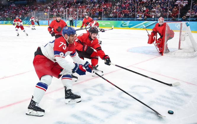 (260219) -- MILAN, Feb. 19, 2026 -- Ondrej Kase (front) of the Czech Republic competes during the Ice hockey, Eishockey men s play-offs quarterfinals match between Canada and the Czech Republic at the Milan-Cortina 2026 Olympic Winter games, Winterspiele,Spiele, Summer games in Milan, Italy, Feb. 18, 2026. ) (MICO2026)ITALY-MILAN-OLYMPIC WINTER GAMES-ICE HOCKEY-MEN-PLAY-OFFS QUARTERFINALS-CAN VS CZE WangxKaiyan 