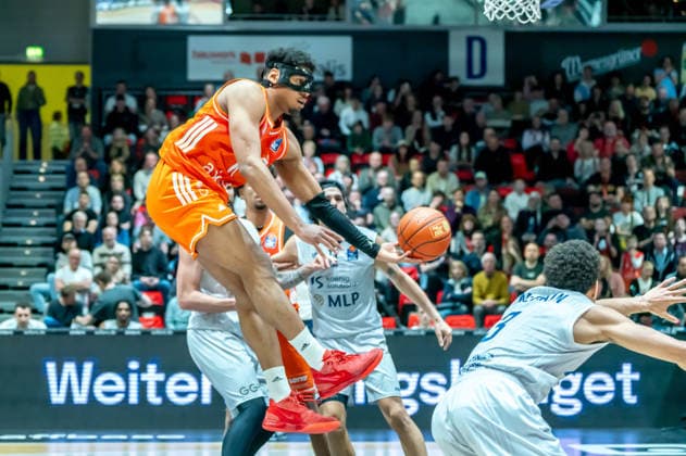 Chemnitz, Germany 18 February 2026 1 BBL 2025 2026 Niners Chemnitz vs MLP Academics Heidelberg In the picture Kostja Mushidi 99 1 v li captures the ball Copyright: xFotostandx xNachtigallx